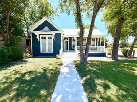 featured image of 804 Dawson St
