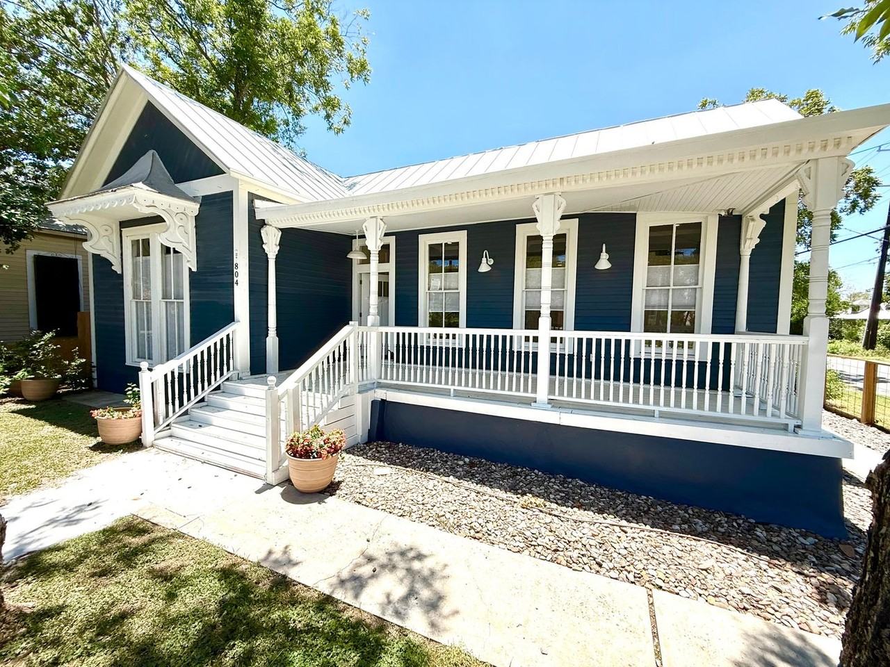 804 Dawson St - Photo 2 of 44