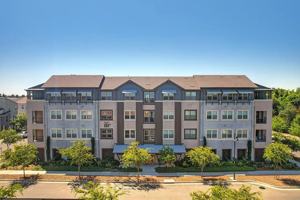 featured image of 1661 Spring St #441