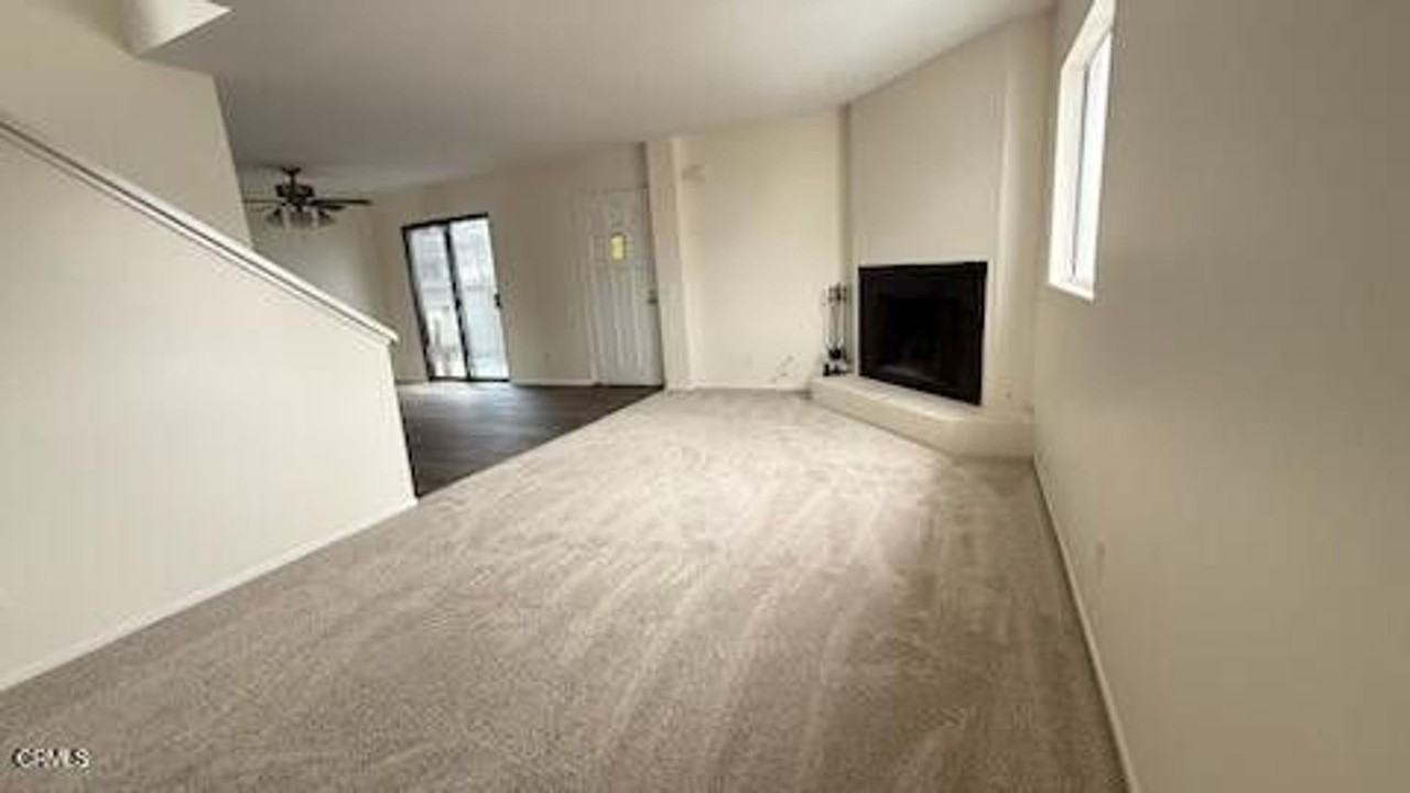 545 S E St - Photo 2 of 12