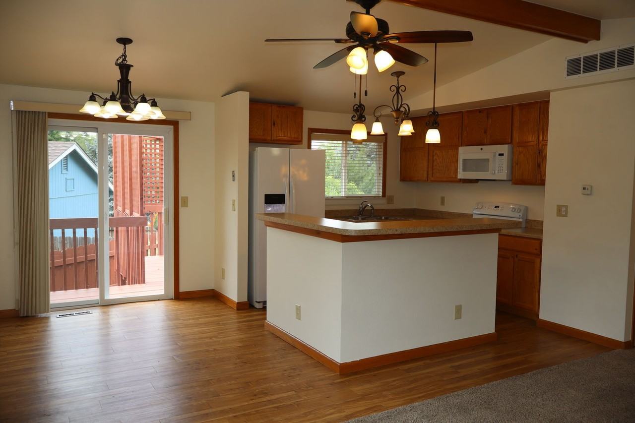 1841 Wintergreen Pl - Photo 3 of 19