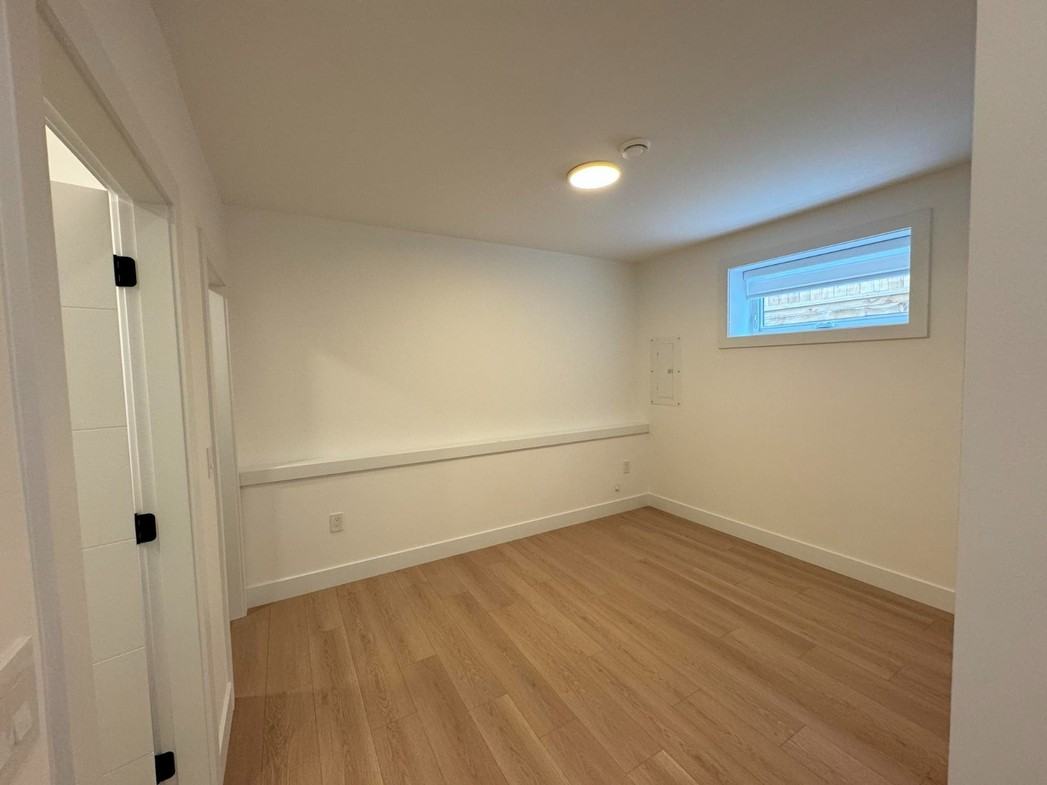 2977 East 8th Avenue #2 - Photo 2 of 8