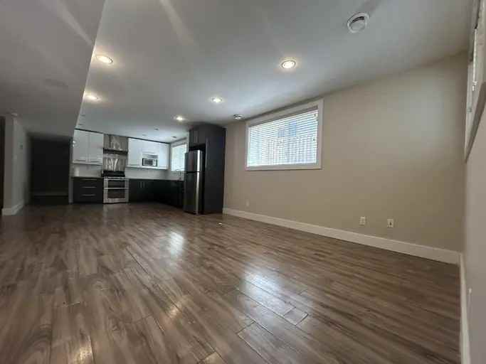 10727 106 St Nw - Photo 3 of 18