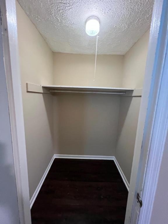 1972 Cambridge Dr - Photo 6 of 10