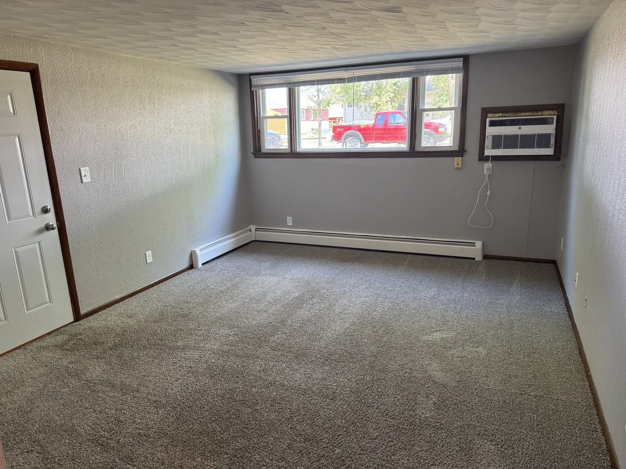 614 11th Ave Sw #3 - Photo 5 of 12