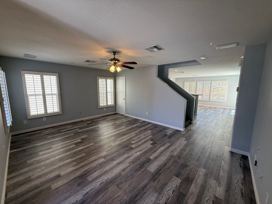 684 Magrath St - Photo 3 of 26