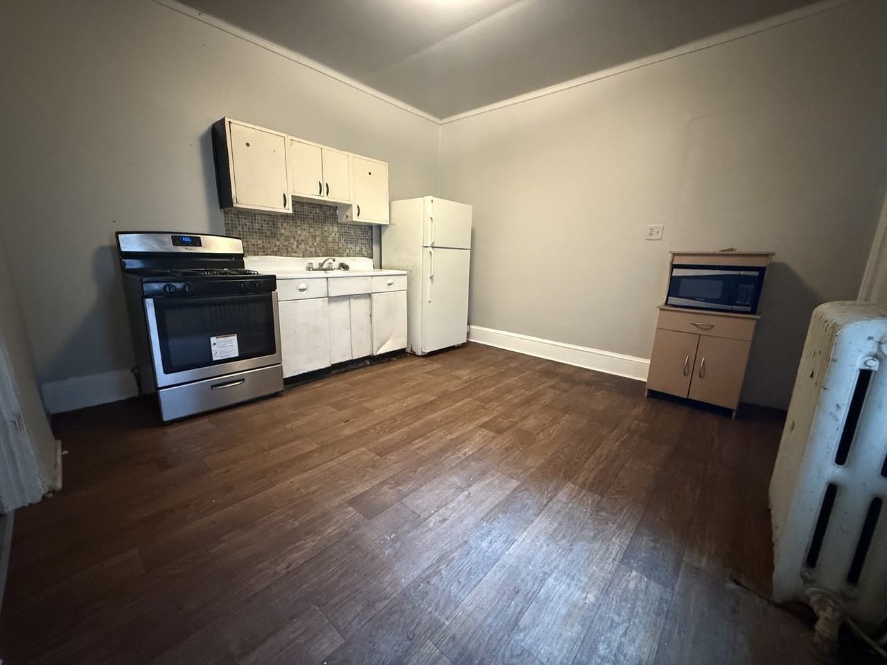 633 Manor St #1 - Photo 7 of 8