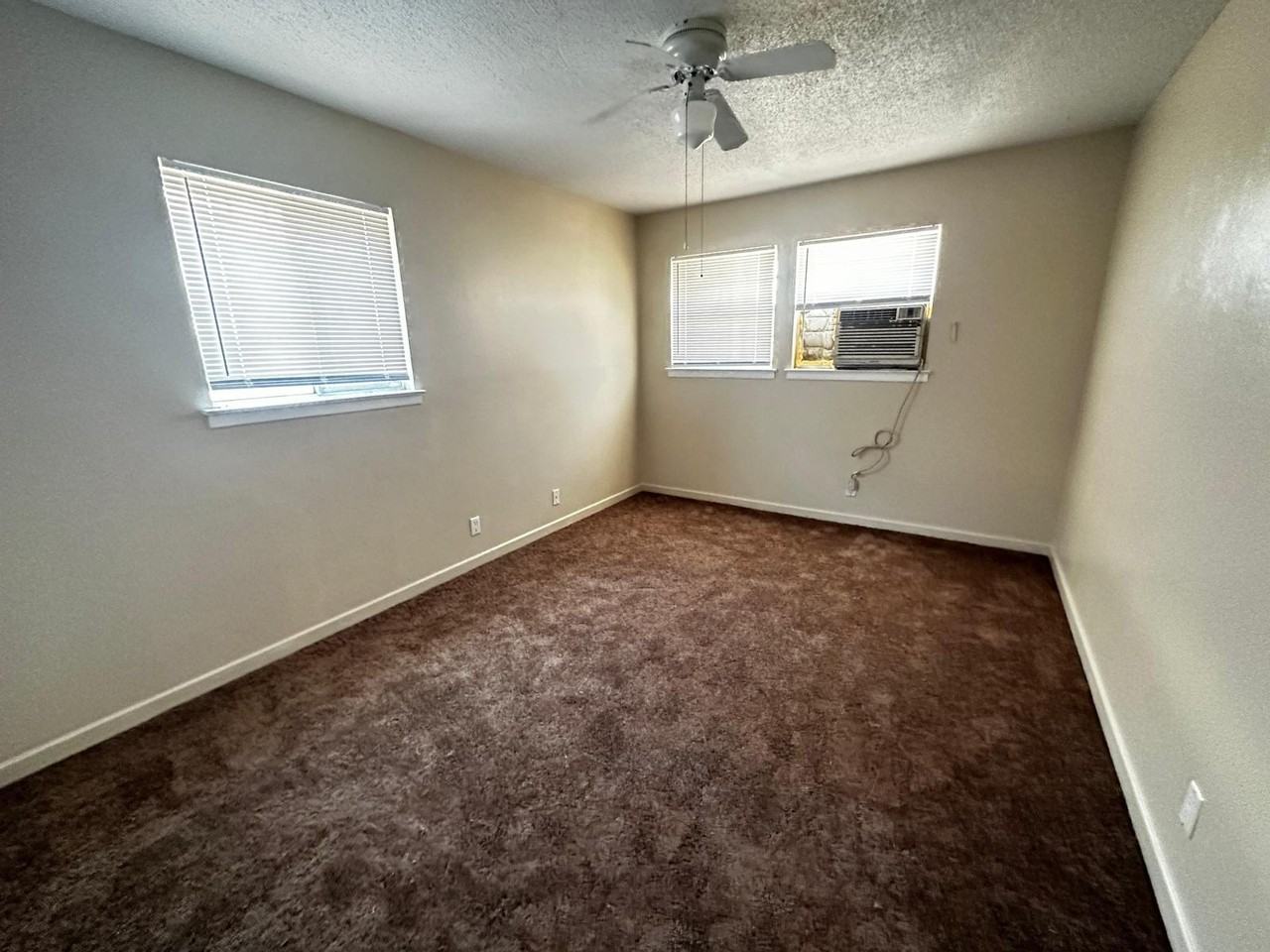 10084 Kenworthy Street - Photo 3 of 11