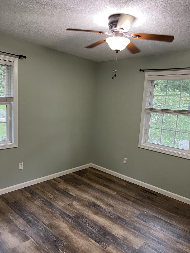 503 Applewood Rd - Photo 2 of 41