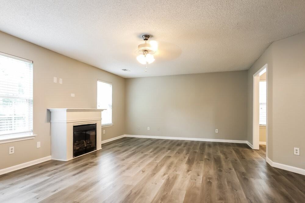 1915 Simmons Ln - Photo 6 of 17