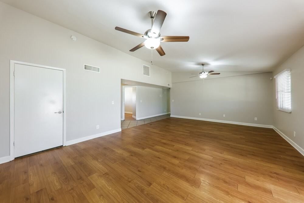 7008 W Canterbury Dr - Photo 5 of 16