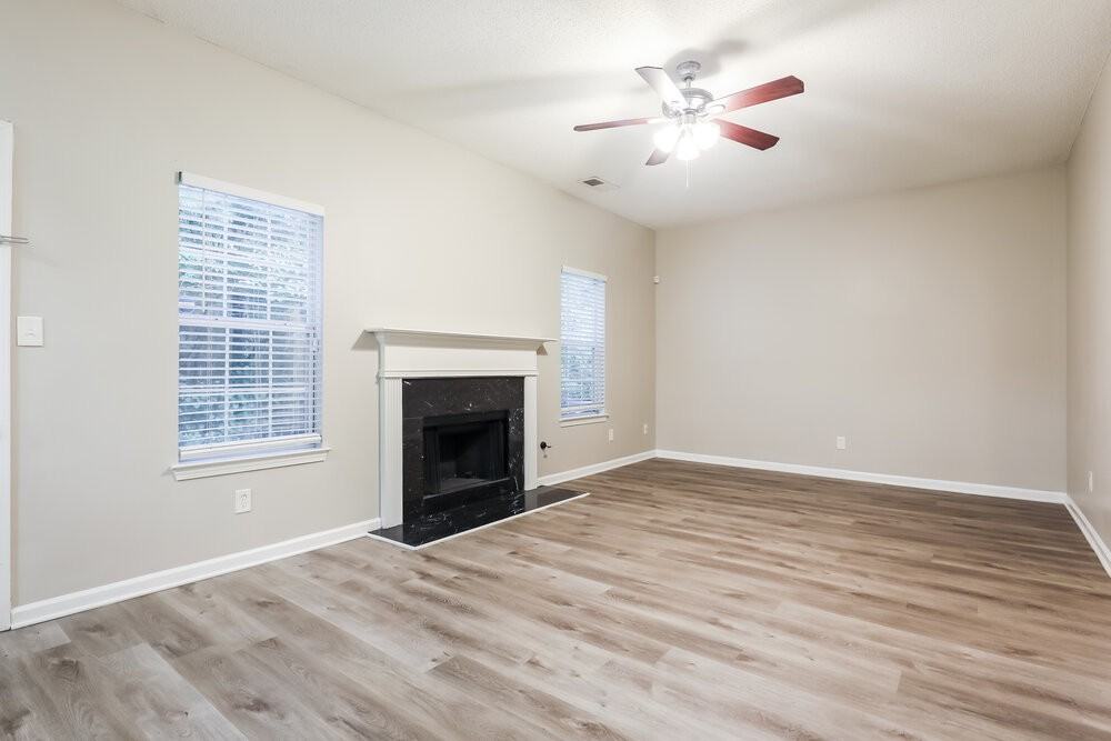 125 Titan Rd - Photo 4 of 17
