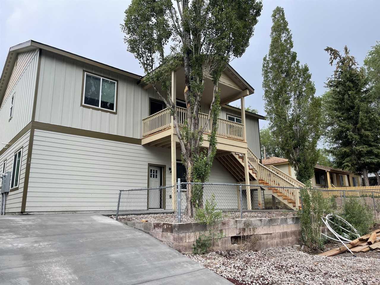 18 S Pinegrove Rd #1