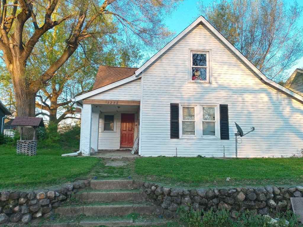 1212 S Brotherton St - Photo 4 of 12