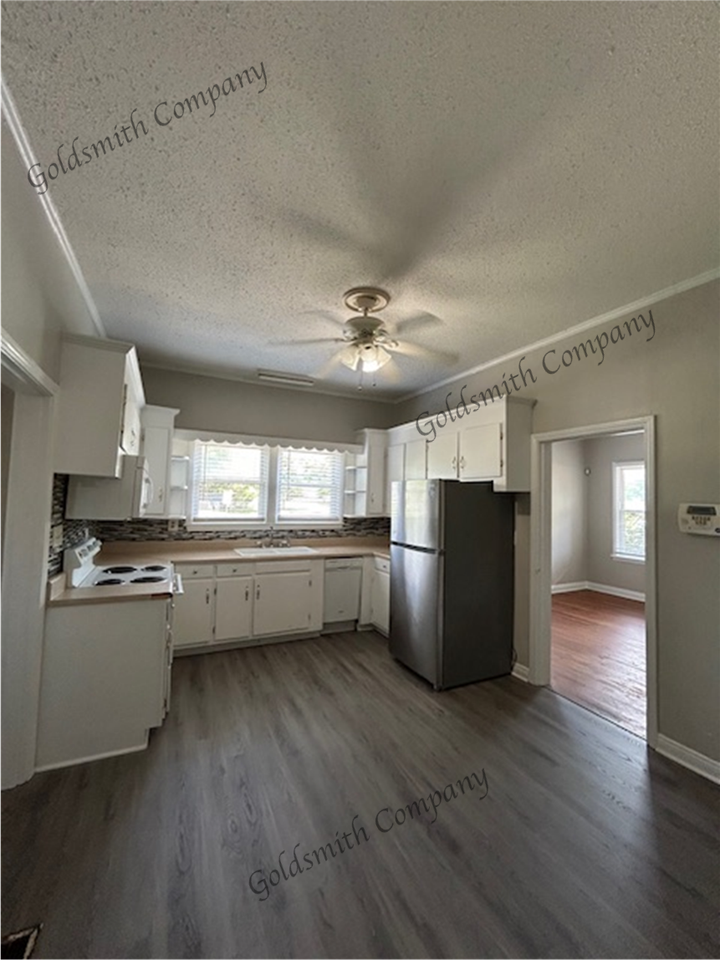 63 Duke St - Photo 2 of 8