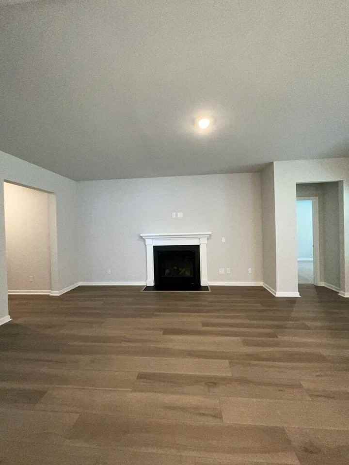 69 Woodbury Ln - Photo 4 of 29