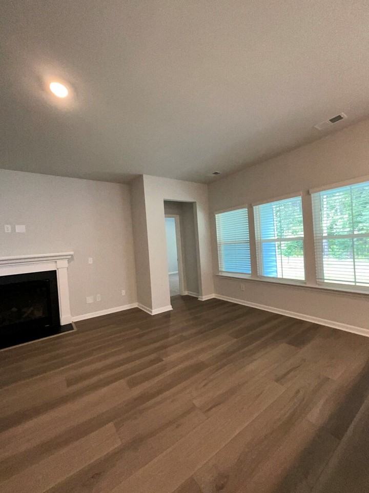 69 Woodbury Ln - Photo 5 of 29