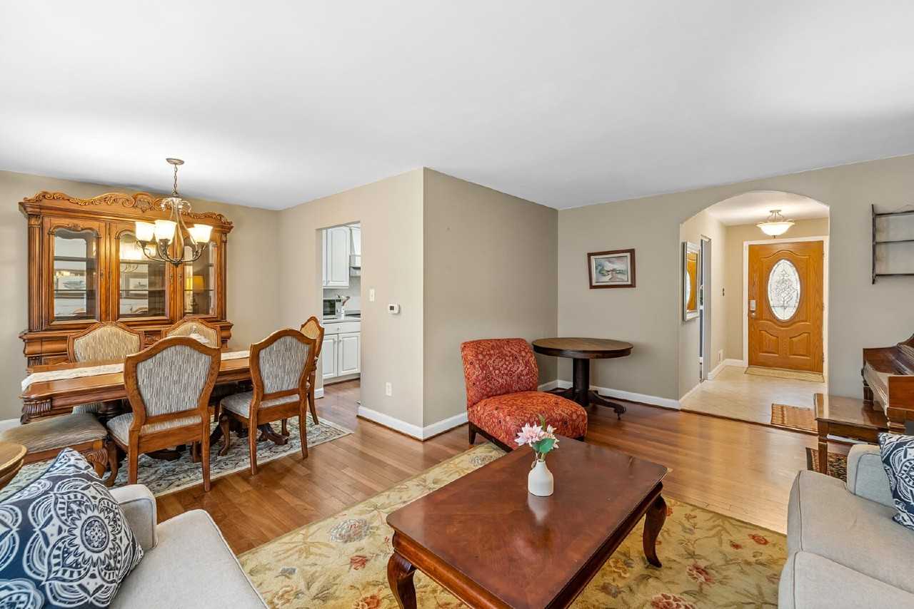 902 Leverton Rd - Photo 7 of 18