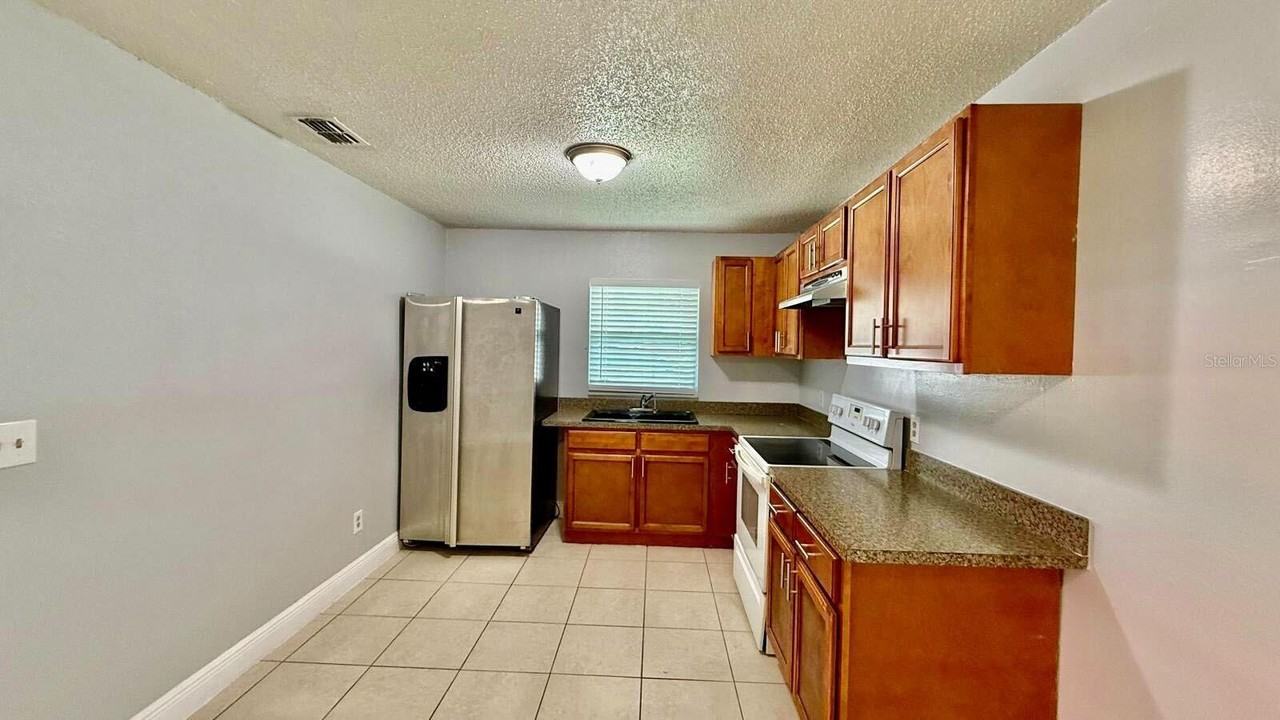 1511 Mabbette St - Photo 3 of 18