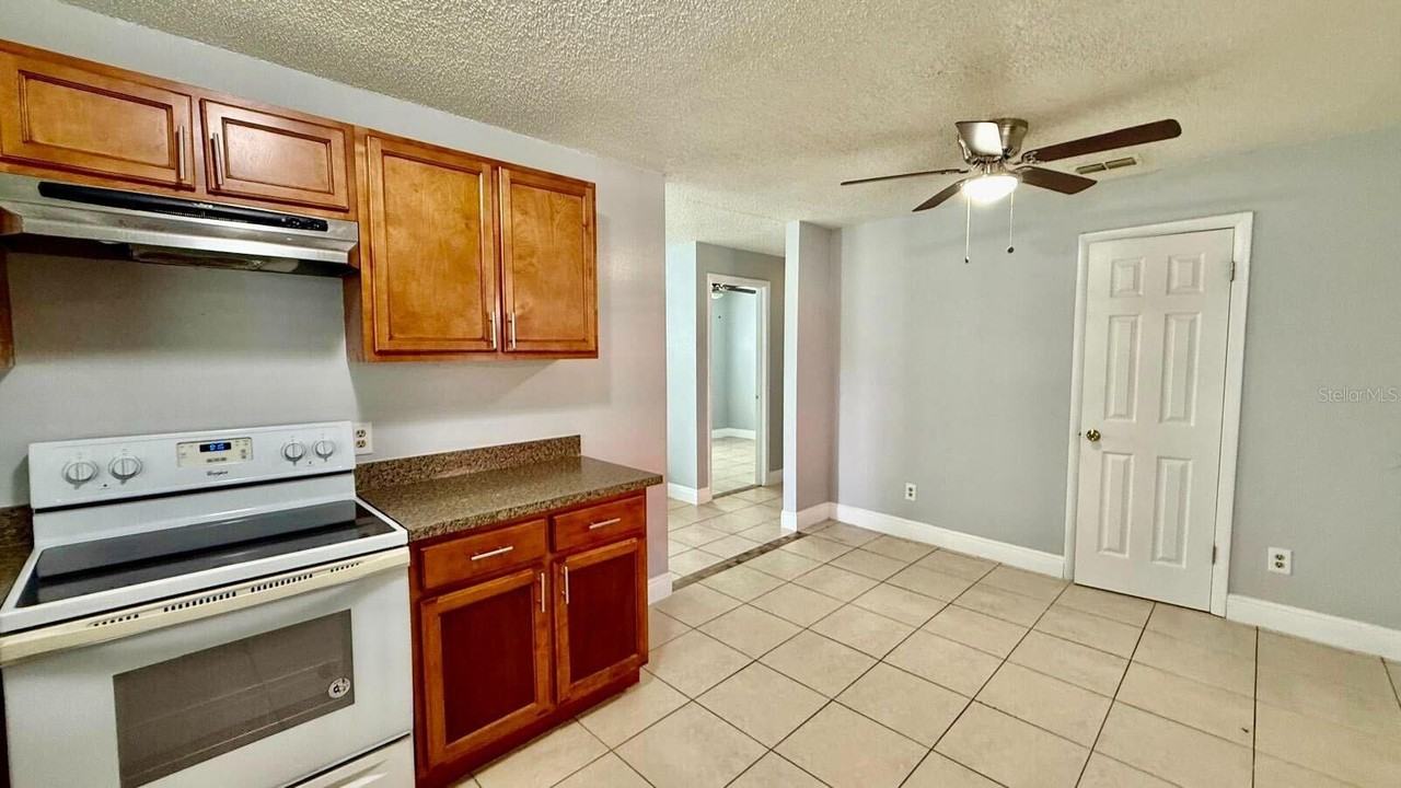 1511 Mabbette St - Photo 5 of 18