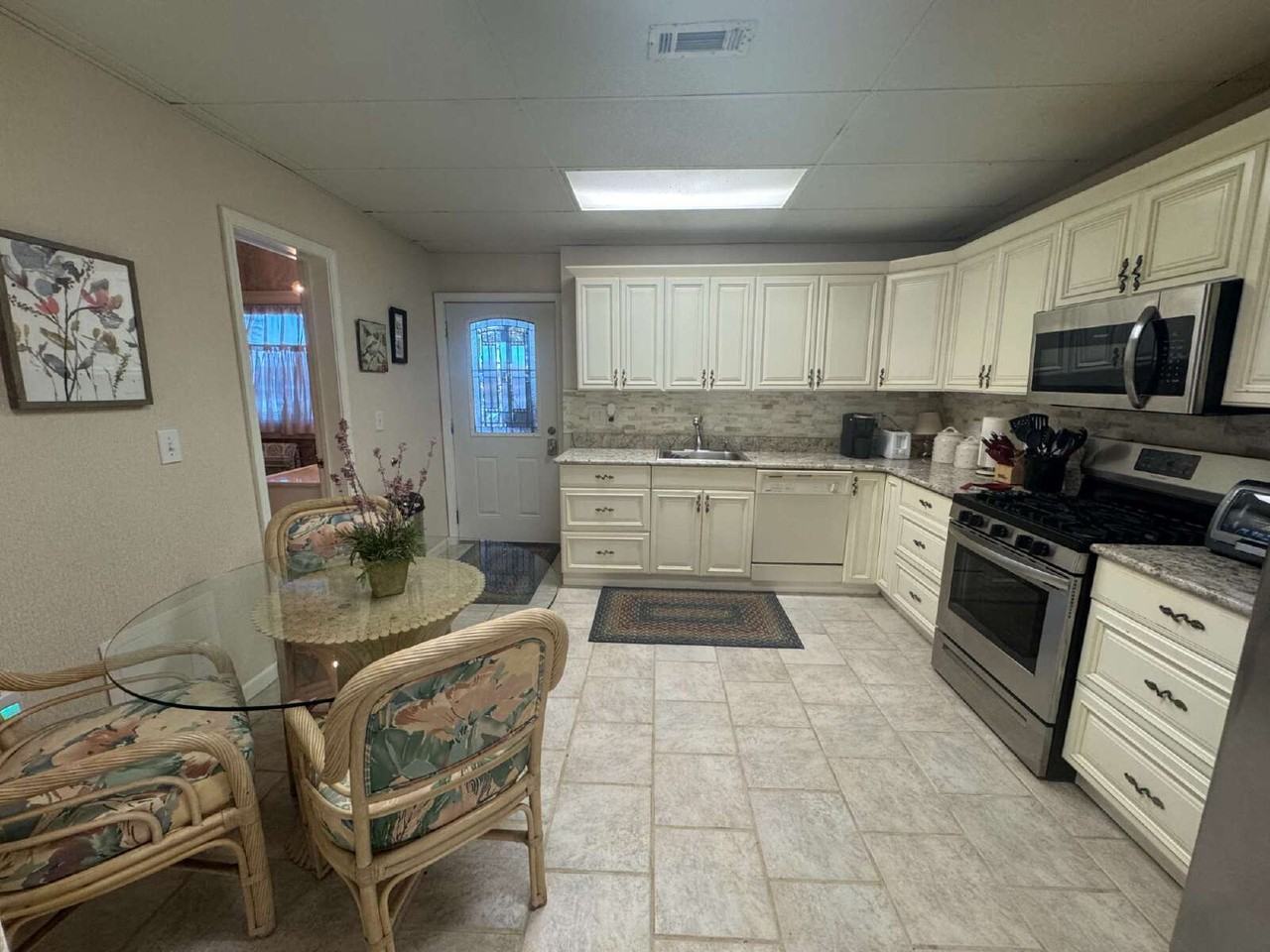 3345 Wilkerson Dr - Photo 3 of 10