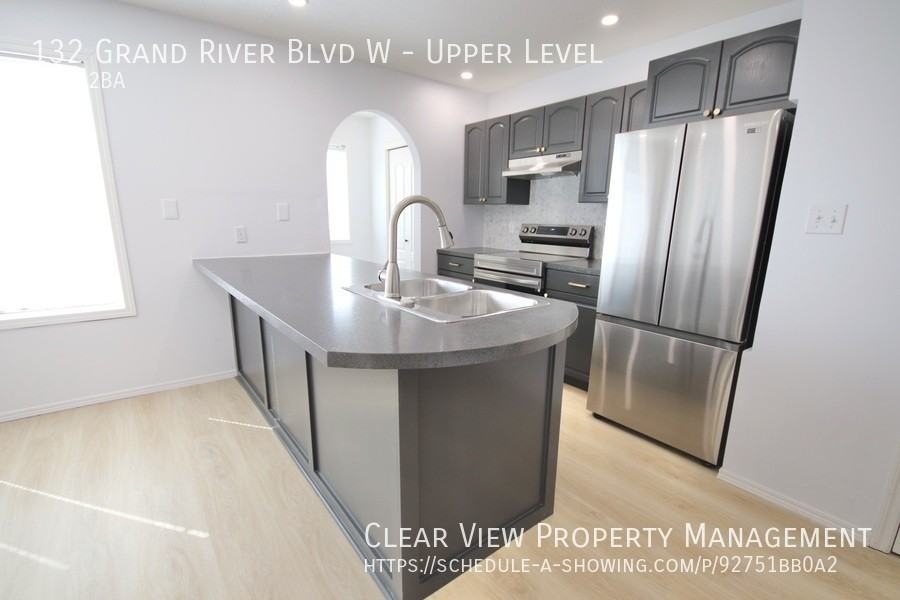 132 Grand River Blvd W - Photo 3 of 14