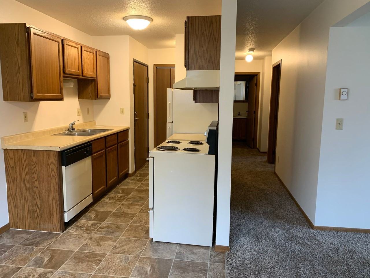 Lyncrest Apartments - Photo 3 of 13