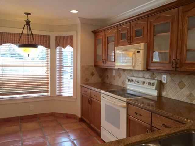 6220 Barton Creek Circle - Photo 3 of 5