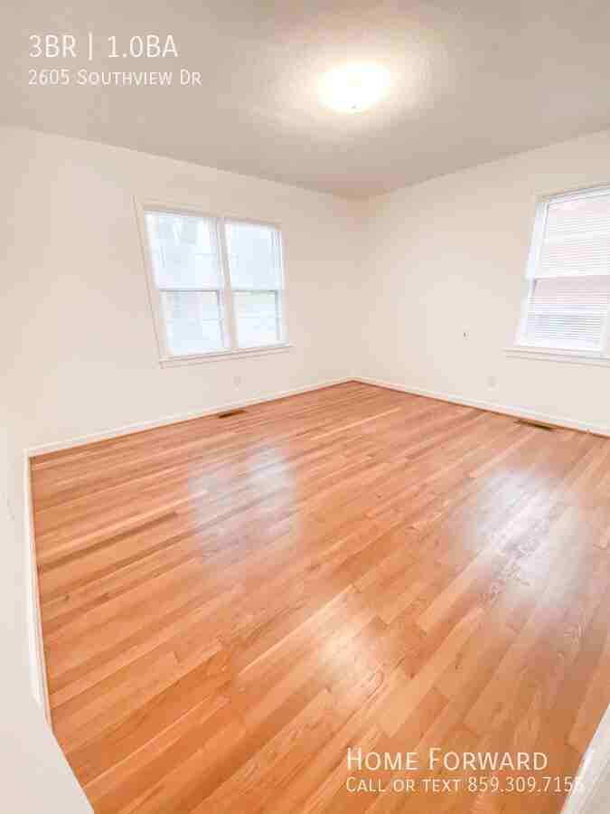 2605 Southview Dr - Photo 5 of 13