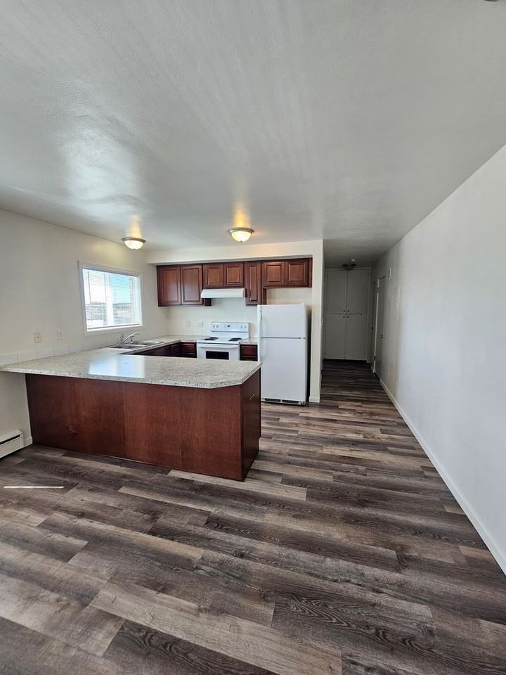 615 S. Alder St. - Photo 2 of 17