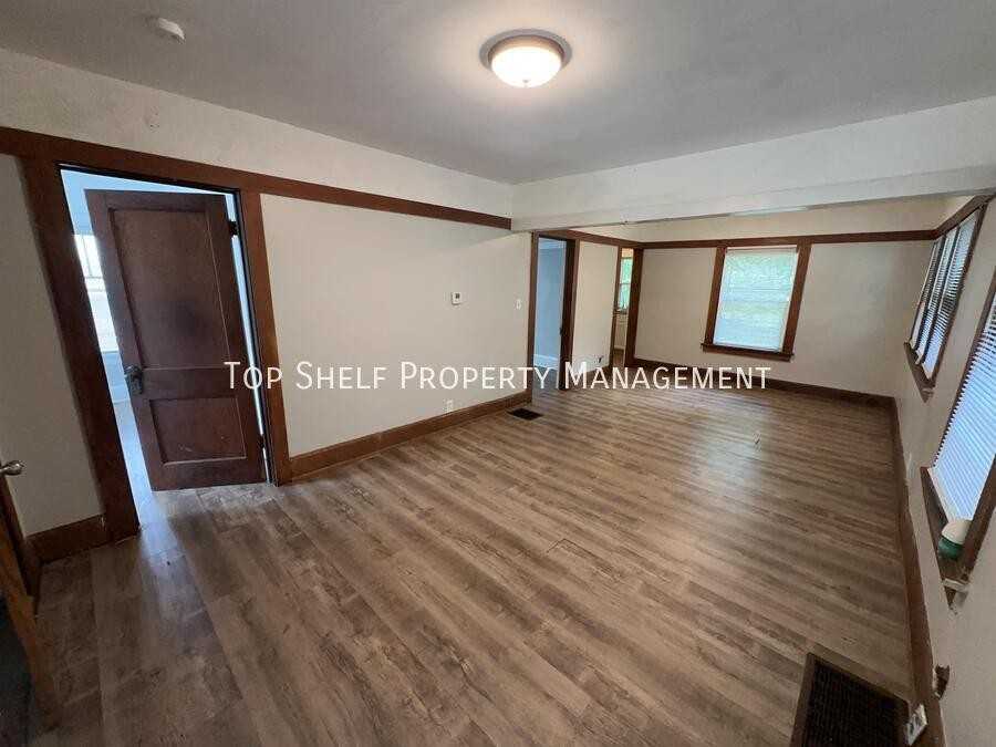 1923 Allison Ave - Photo 2 of 6