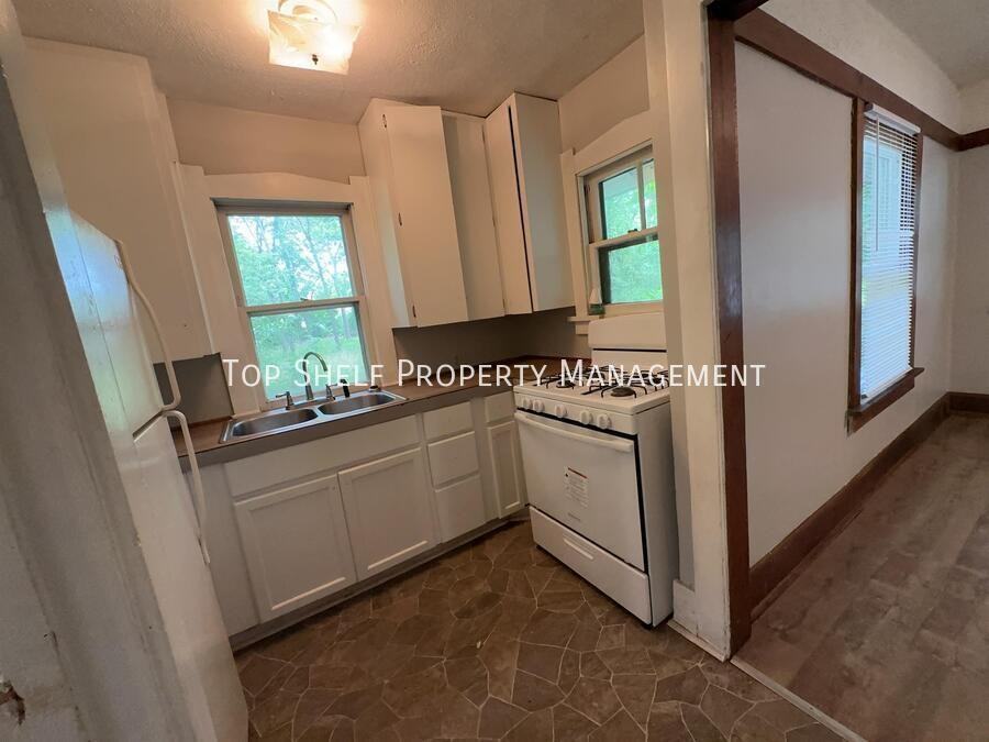 1923 Allison Ave - Photo 3 of 6