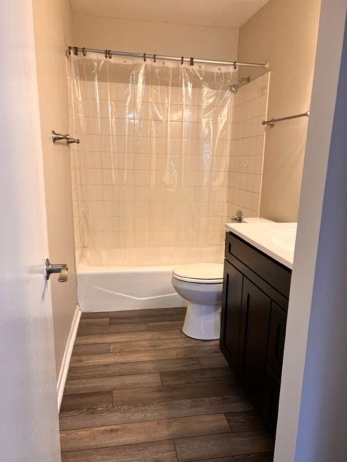 109 Scarborough Ct #I1 - Photo 4 of 6