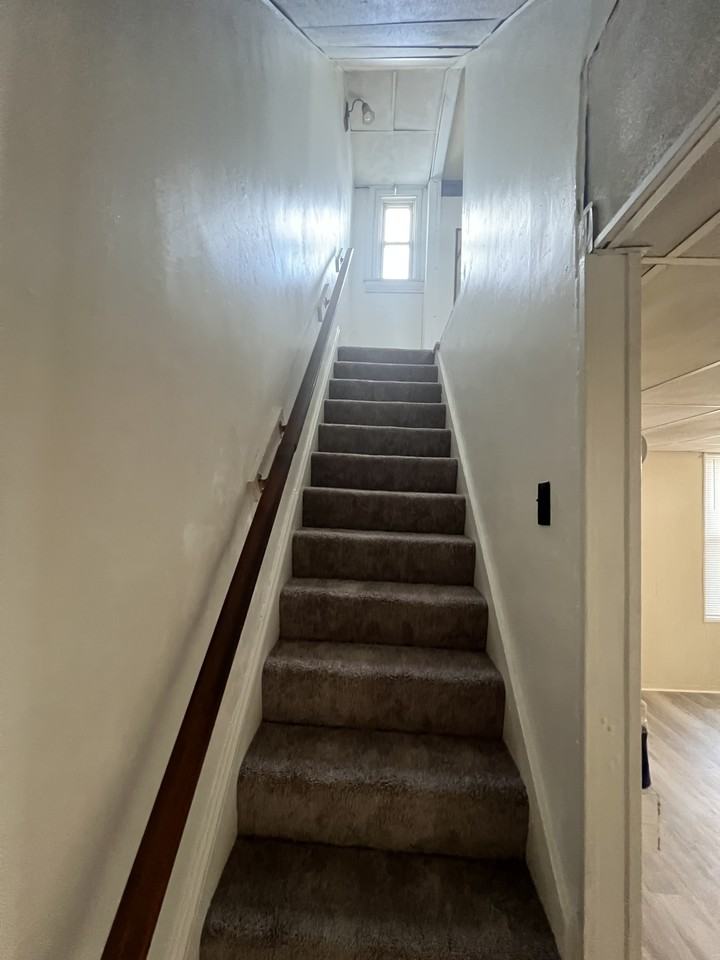 1005 S Queen St #B - Photo 3 of 19