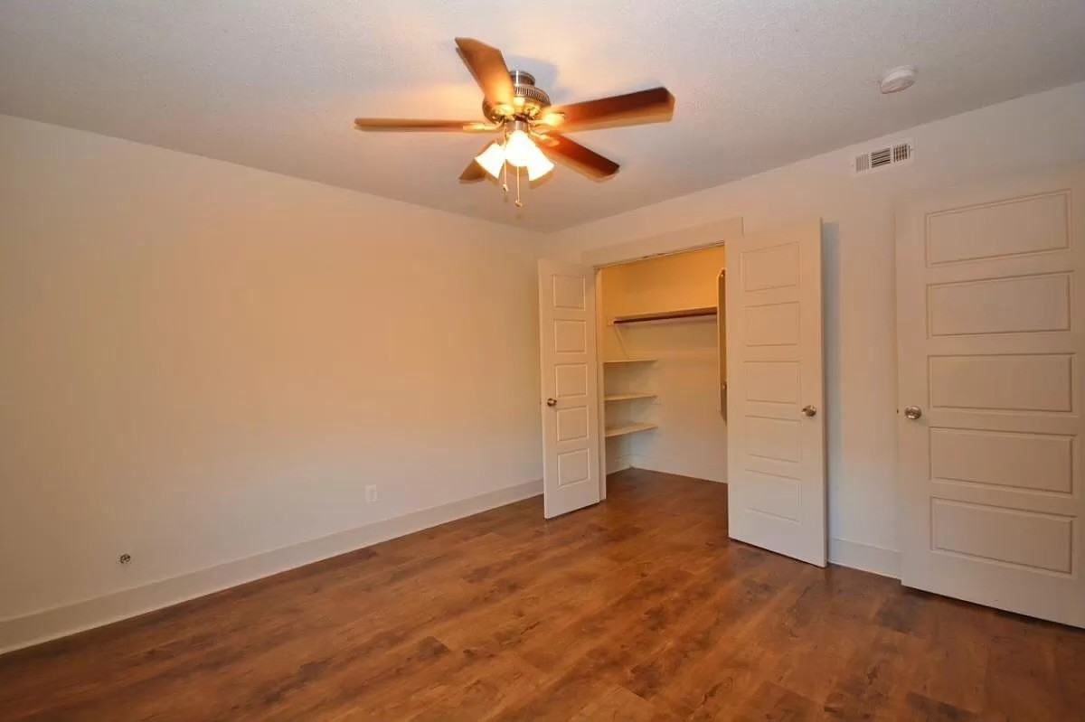 922 West Hughes Street #6 - Photo 4 of 6