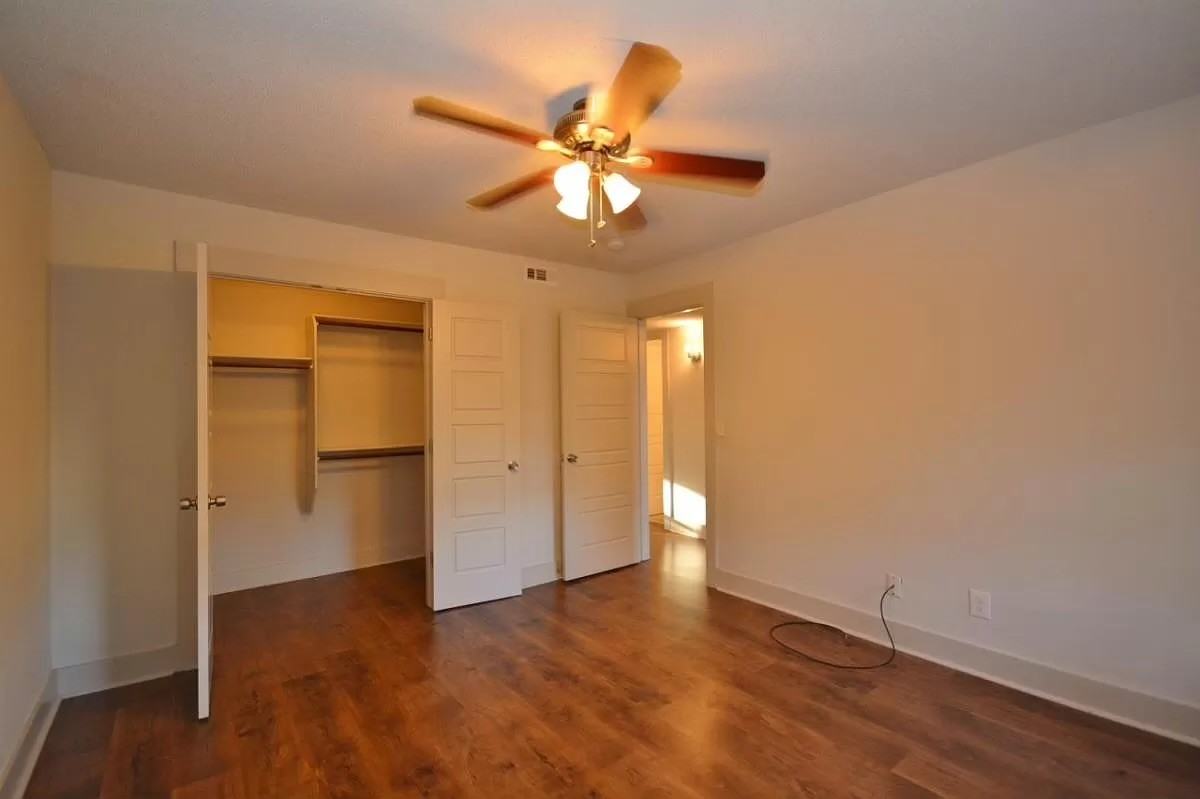 922 West Hughes Street #6 - Photo 6 of 6