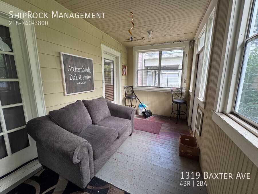 1319 Baxter Ave - Photo 3 of 26