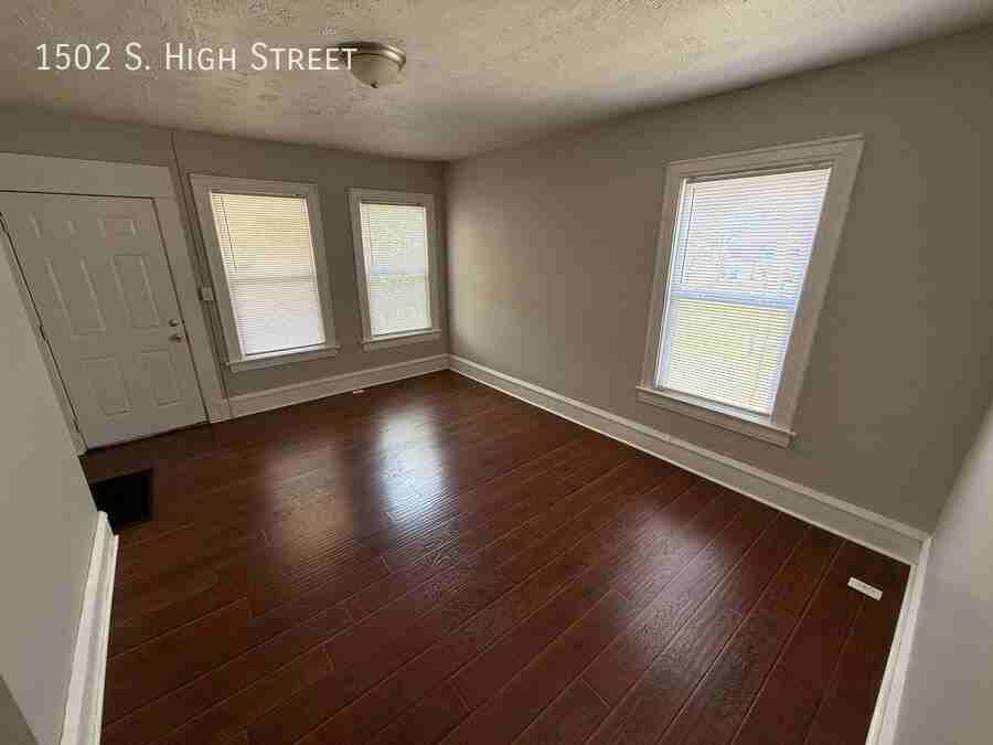 1502 S High St - Photo 3 of 10