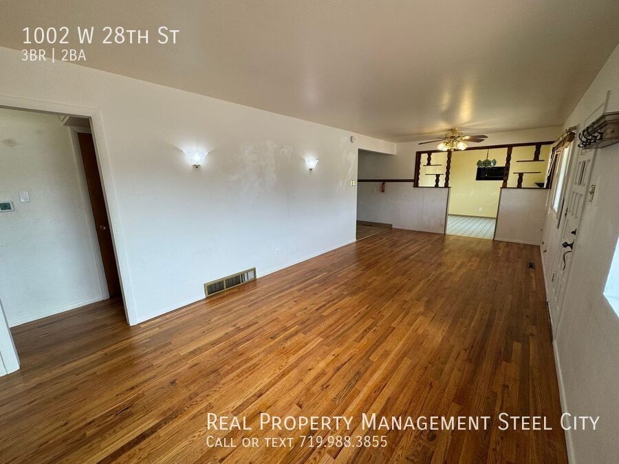 1002 W 28th St - Photo 3 of 20