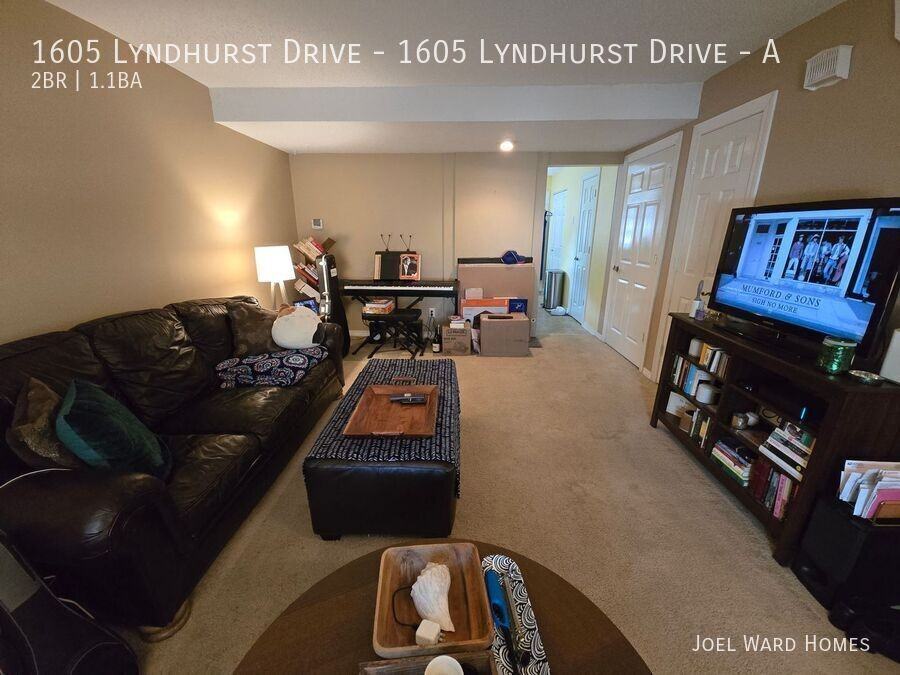 LYNDHURST & #A - Photo 2 of 16