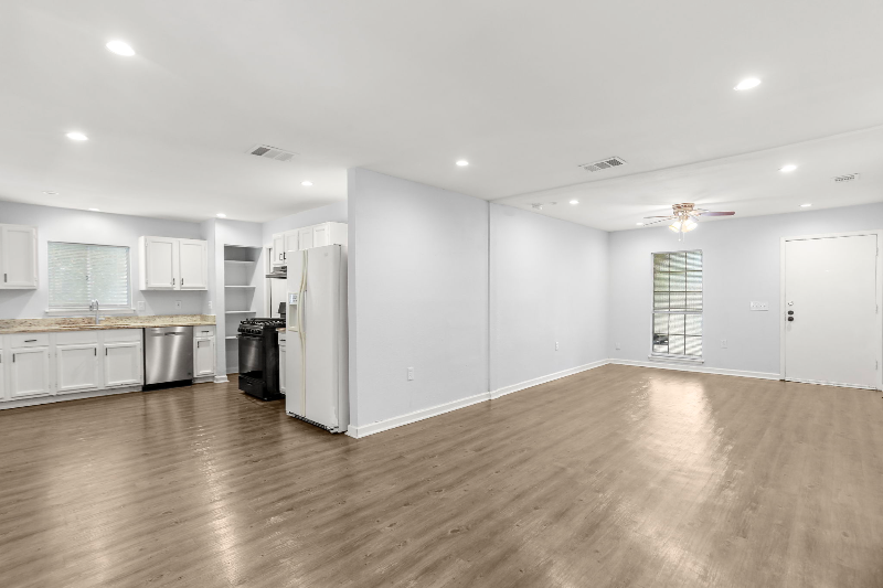 121 Meadow Hill - Photo 4 of 17