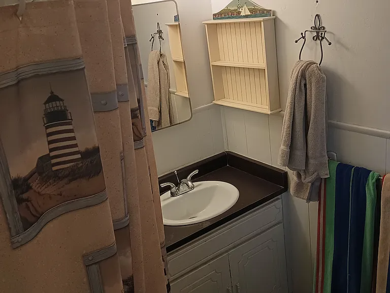 1823 W 18th St - Photo 5 of 20