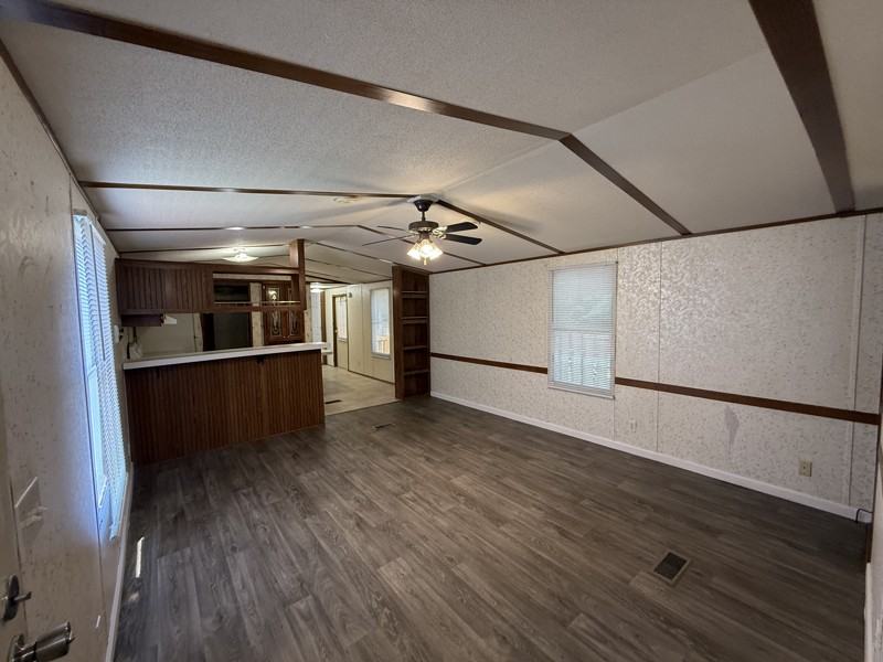 109 Rainbow Ave - Photo 2 of 14