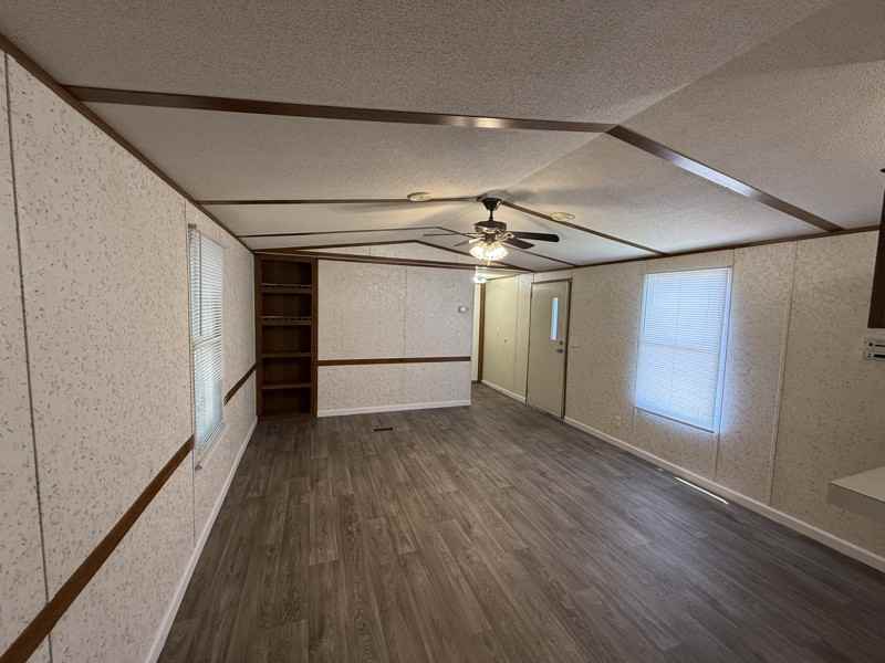 109 Rainbow Ave - Photo 3 of 14