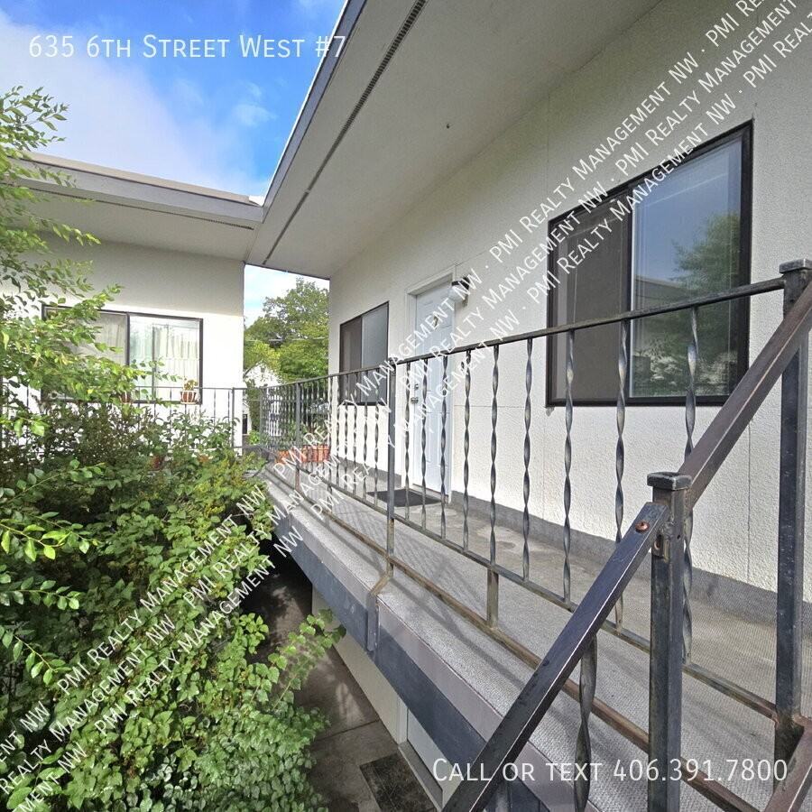 635 6th St W - Photo 3 of 7
