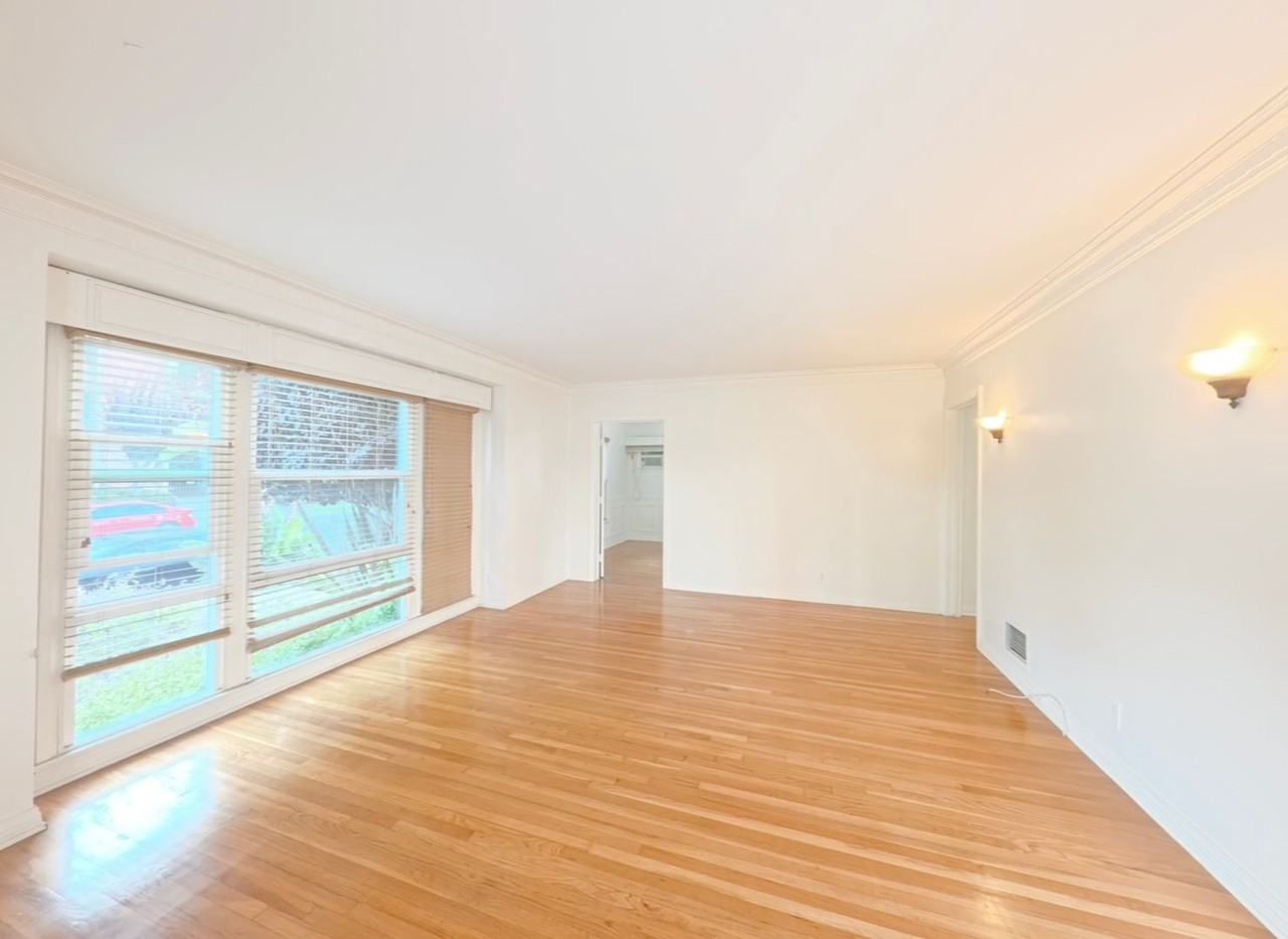 442 Kelton Ave #442 - Photo 5 of 32