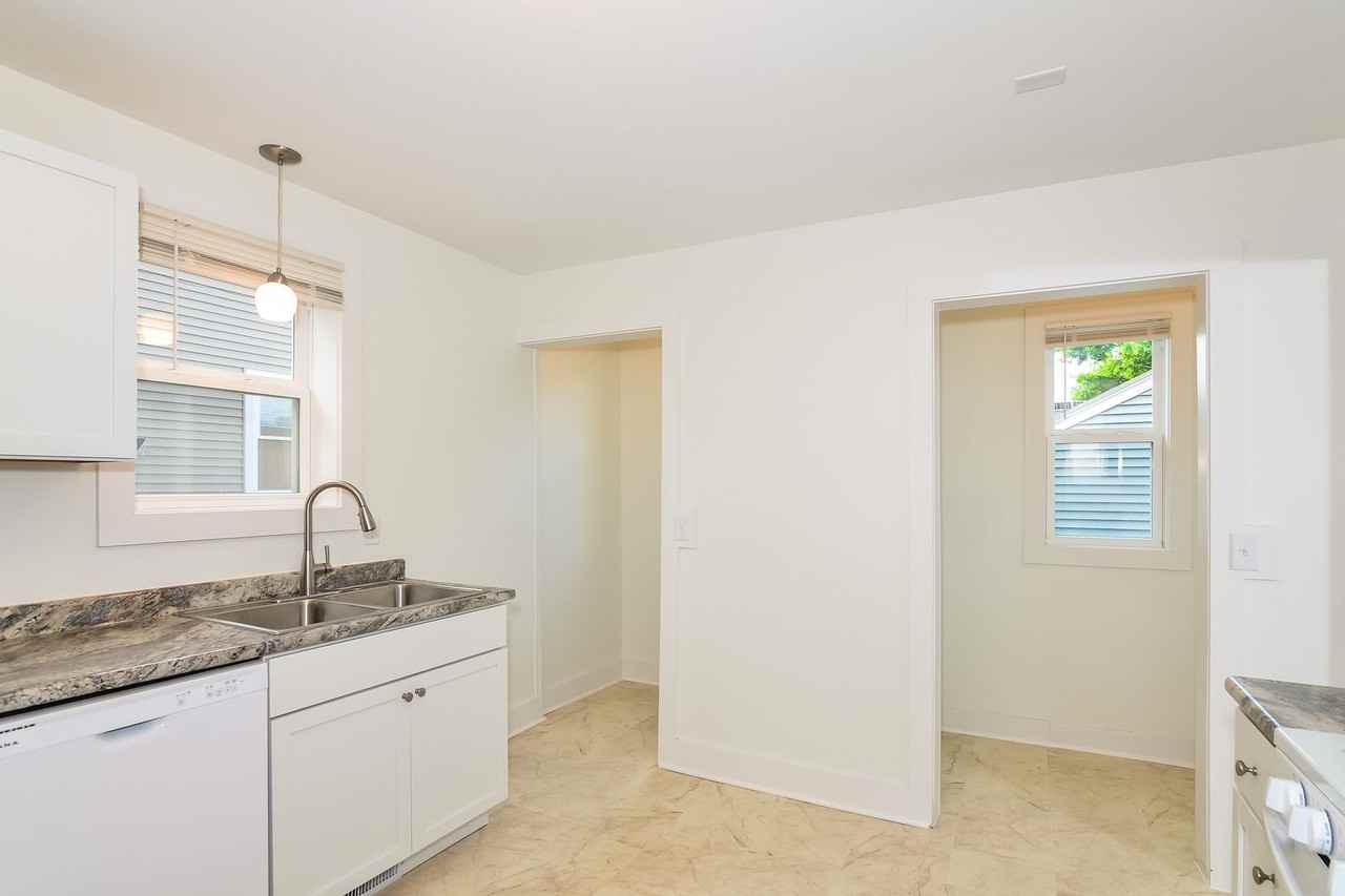 613 17th Ave Ne - Photo 5 of 27