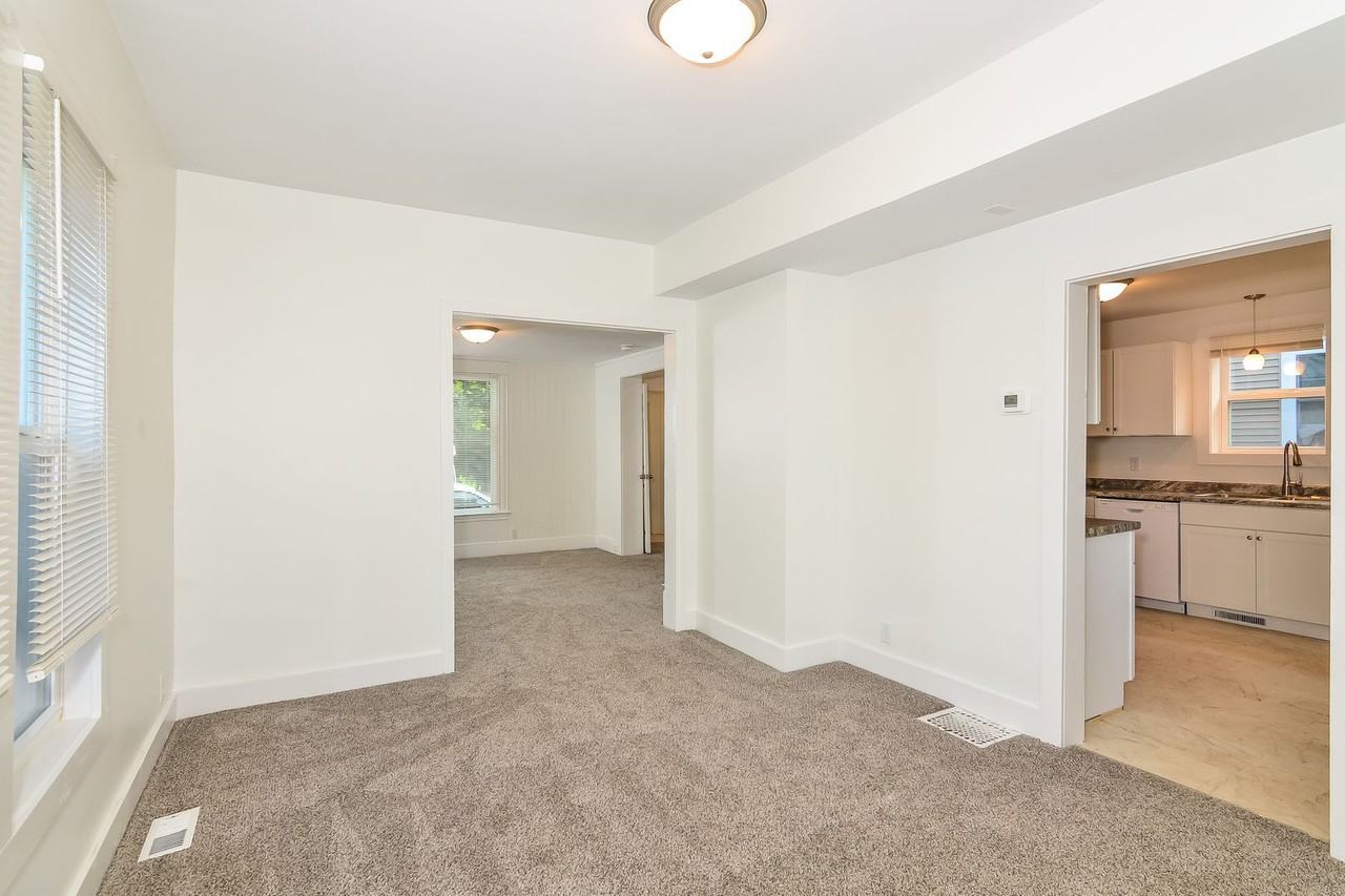 613 17th Ave Ne - Photo 7 of 27