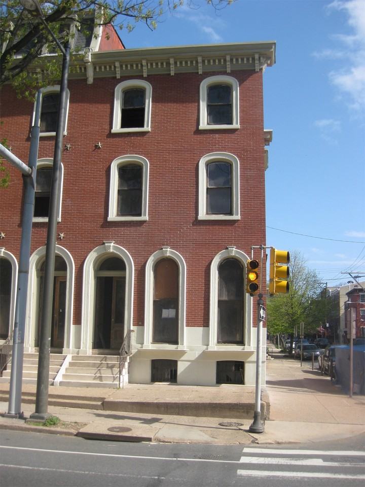 2101 Spring Garden St. - Photo 6 of 7