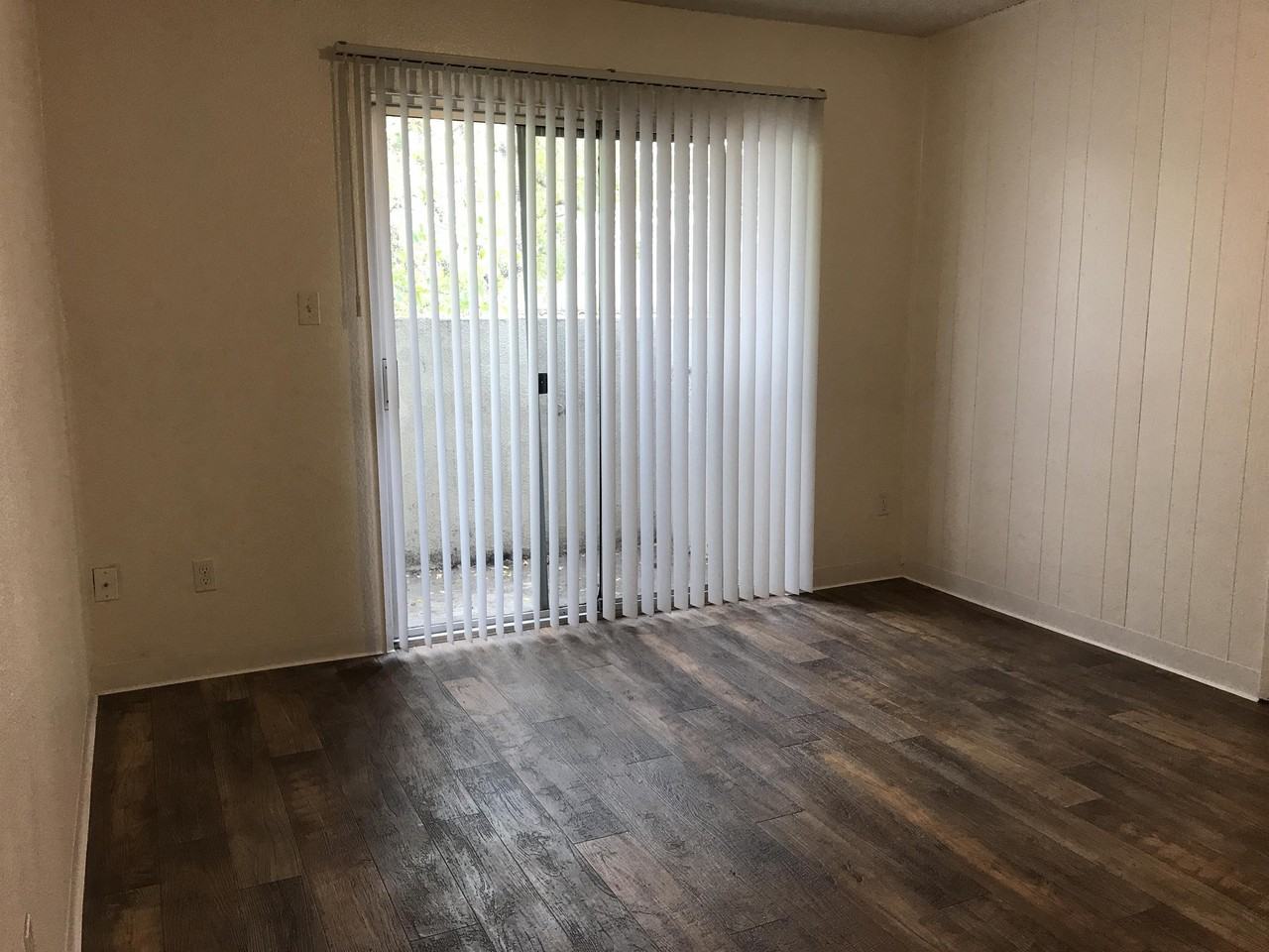 621 15th Street - Photo 2 of 16